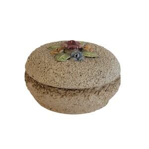 Vintage round trinket stash vanity powder box ceramic flowers spaghetti texture
